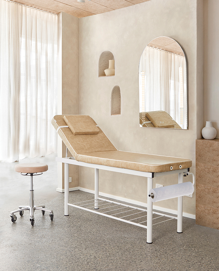 7-Comfortel-Modern-Mediterreanean-Salon-Interior-Design